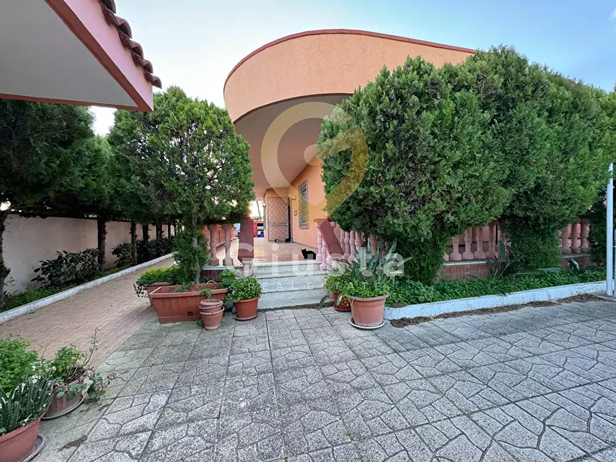 Immagine 1 di Villa in vendita  in Via Del Gabbiano a Torchiarolo