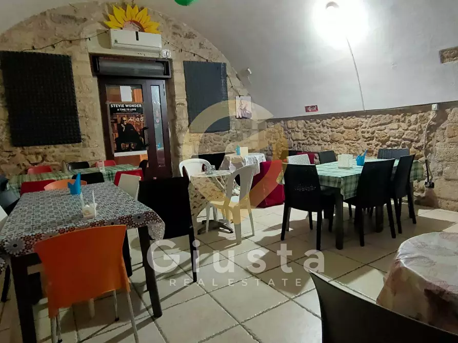 Immagine 2 di Locale commerciale in vendita  in Via De' Gallo a Brindisi