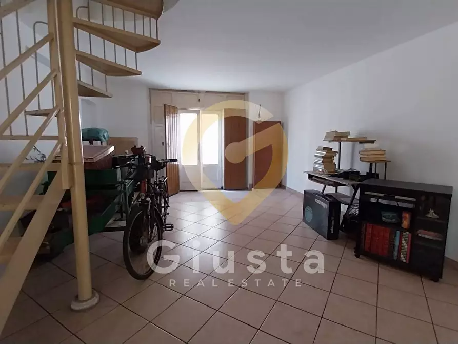 Immagine 10 di Casa indipendente in vendita  in Via Lazio a Mesagne