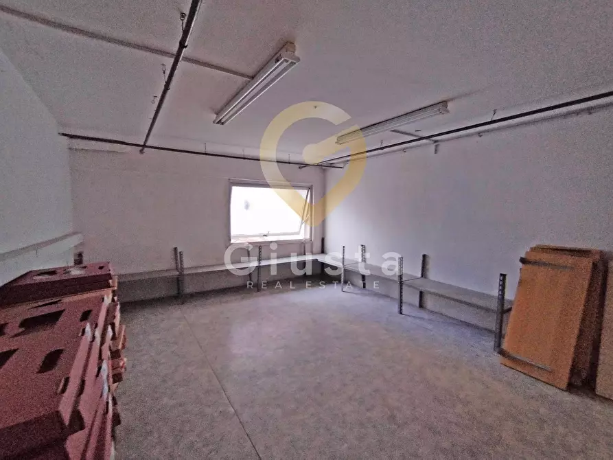 Immagine 8 di Locale commerciale in vendita  in Viale Aldo Moro a Brindisi