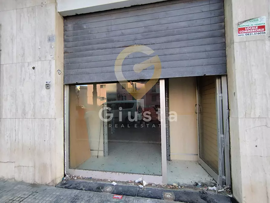 Immagine 11 di Locale commerciale in vendita  in Viale Aldo Moro a Brindisi