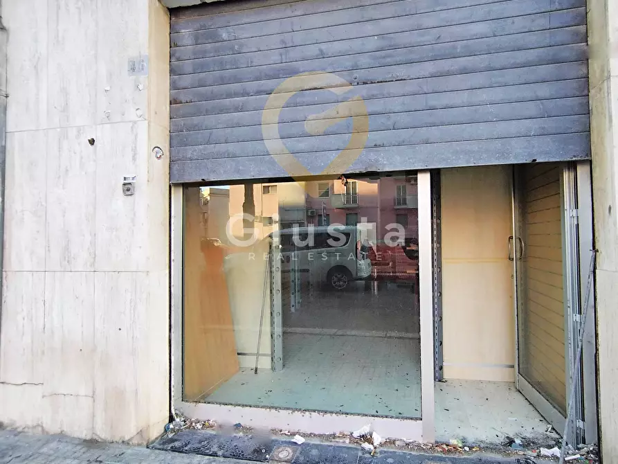 Immagine 2 di Locale commerciale in vendita  in Viale Aldo Moro a Brindisi