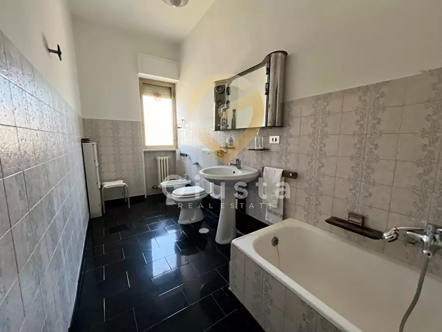 Immagine 11 di Appartamento in vendita  in Via Della Libertà a Latiano