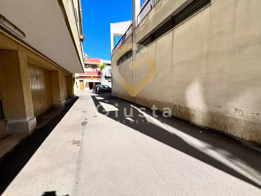 Immagine 15 di Appartamento in vendita  in Via Della Libertà a Latiano