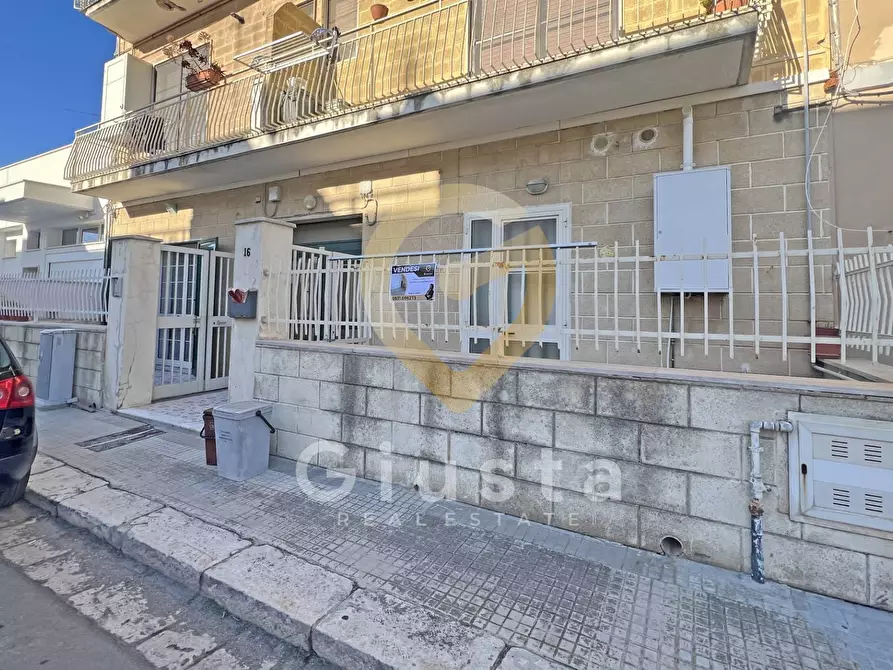 Immagine 1 di Appartamento in vendita  in Via Del Geranio a Brindisi