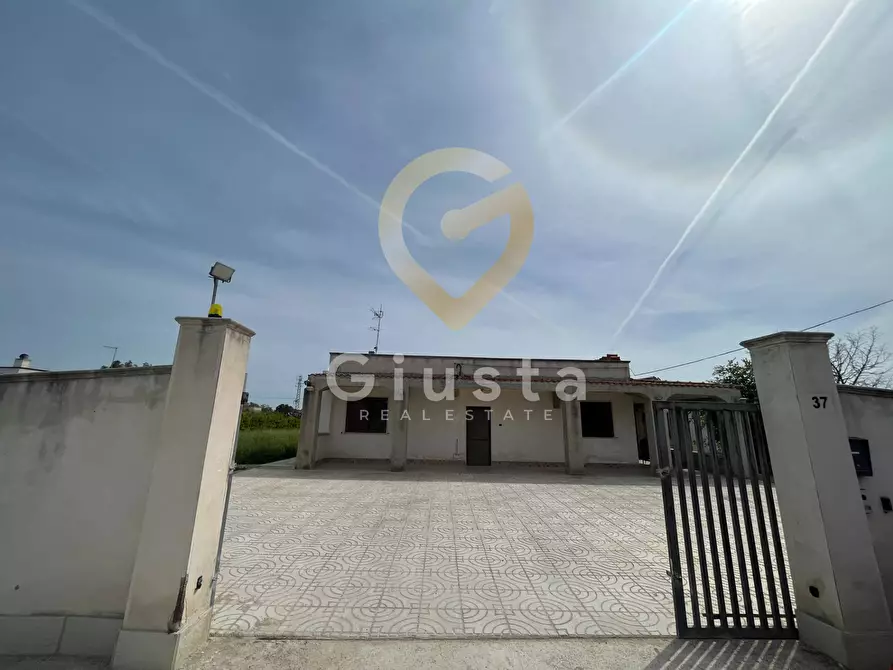 Immagine 1 di Villa in vendita  in Contrada Restinco a Brindisi