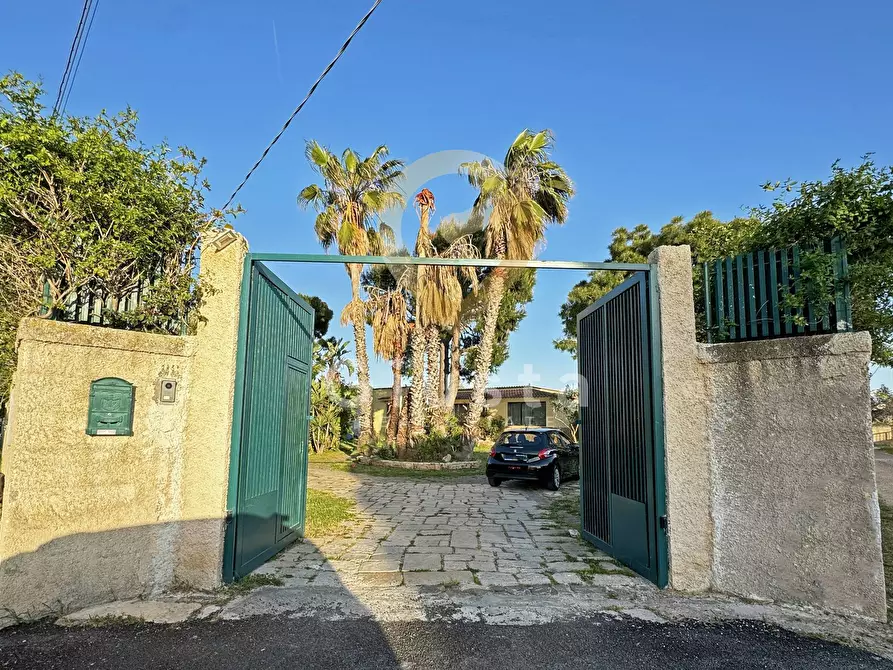 Immagine 1 di Villa in vendita  in Strada Per Cantardo a Brindisi