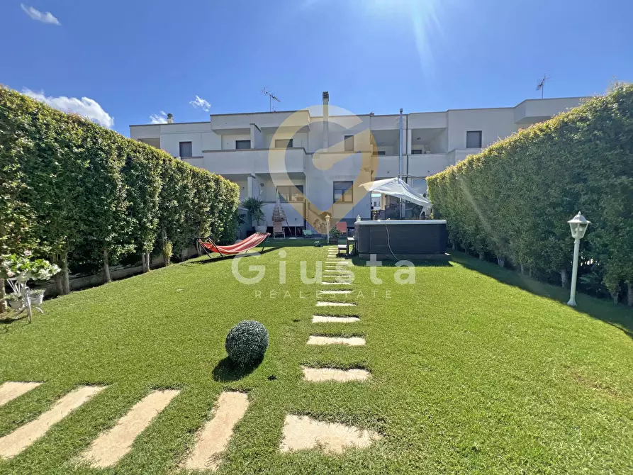 Immagine 1 di Villa in vendita  in Via Madrid a Brindisi