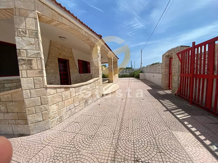 Immagine 3 di Villa in vendita  in Via San Marco Evangelista a Brindisi