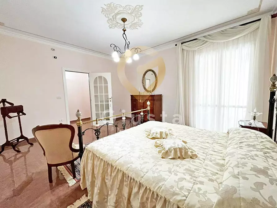 Immagine 9 di Casa indipendente in vendita  in VIALE DEI GIACINTI a San Pietro Vernotico