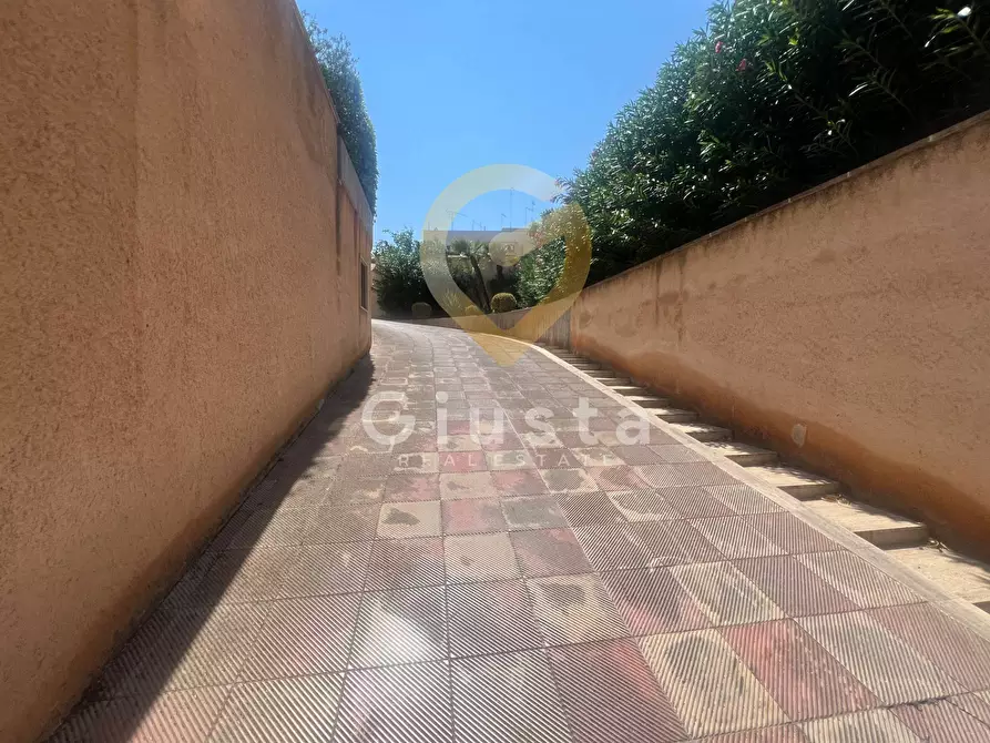 Immagine 3 di Box auto in vendita  in Via Boetto a Brindisi