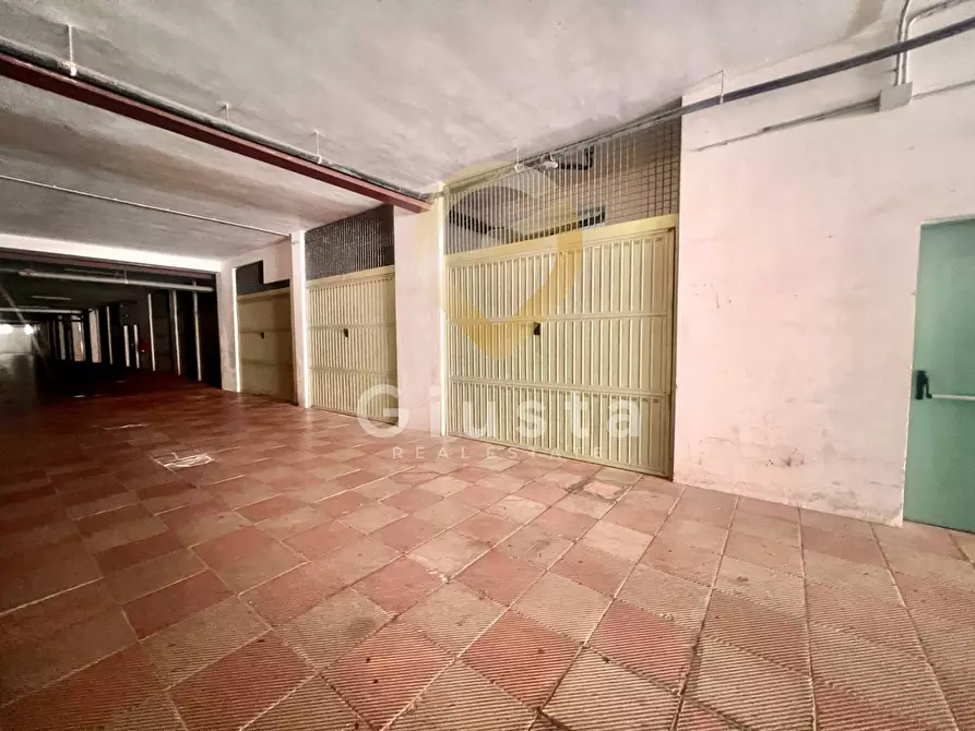 Immagine 4 di Box auto in vendita  in Via Boetto a Brindisi