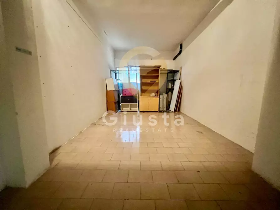 Immagine 5 di Box auto in vendita  in Via Boetto a Brindisi