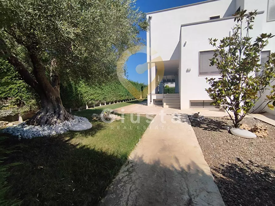 Immagine 3 di Casa bifamiliare in vendita  in Via Praga a Brindisi