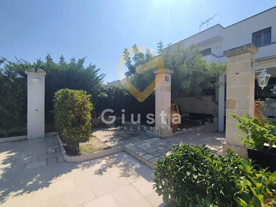 Immagine 19 di Casa bifamiliare in vendita  in Via Praga a Brindisi