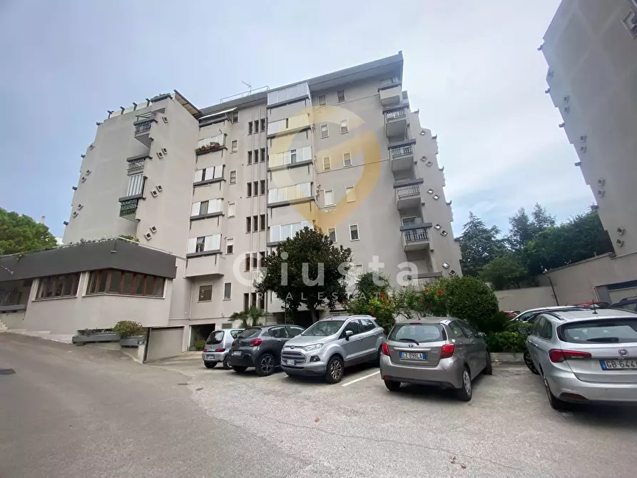 Immagine 3 di Appartamento in vendita  in viale belgio a Brindisi