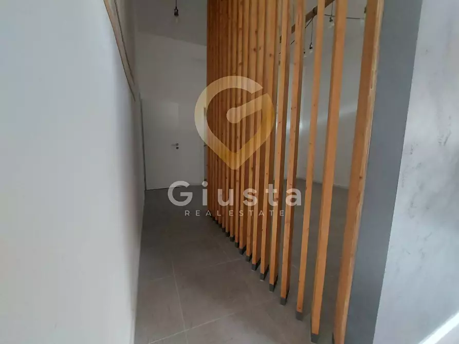 Immagine 7 di Locale commerciale in vendita  in Via Giulio Cesare a Brindisi