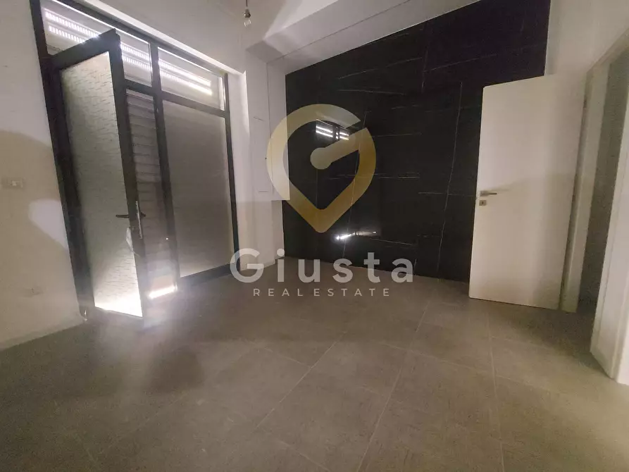 Immagine 13 di Locale commerciale in vendita  in Via Giulio Cesare a Brindisi