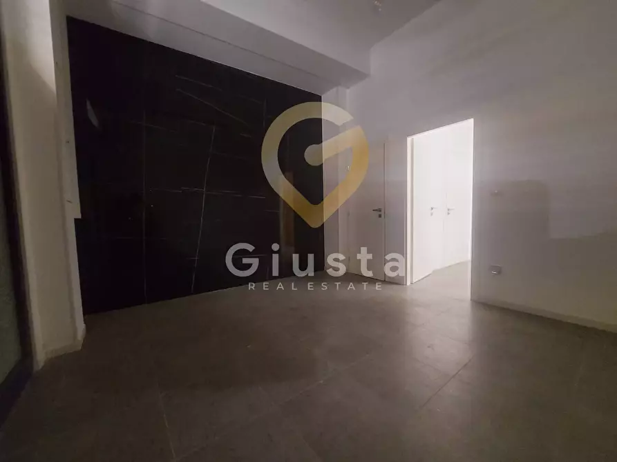 Immagine 14 di Locale commerciale in vendita  in Via Giulio Cesare a Brindisi