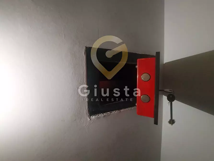 Immagine 15 di Locale commerciale in vendita  in Via Giulio Cesare a Brindisi