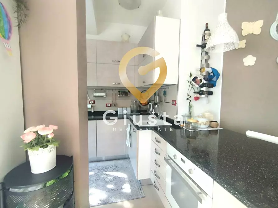 Immagine 11 di Appartamento in vendita  in Largo Amedeo Avogadro a Brindisi