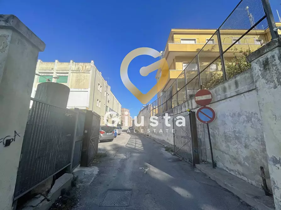 Immagine 2 di Appartamento in vendita  in Piazza Crispi a Brindisi