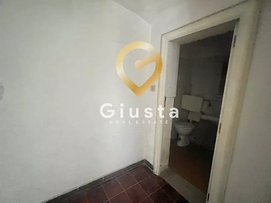 Immagine 6 di Locale commerciale in vendita  in Via Bastioni Carlo V a Brindisi