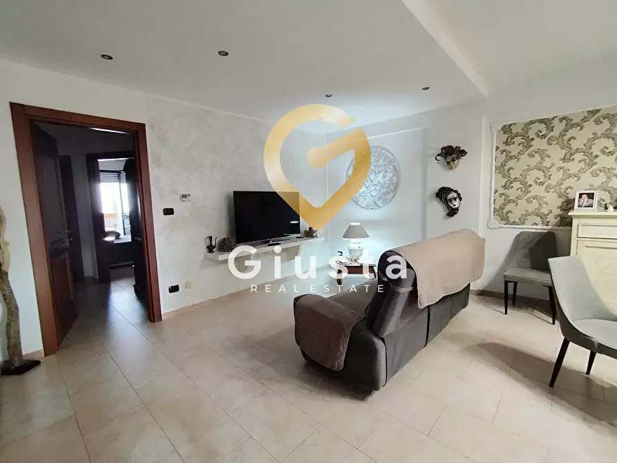 Immagine 2 di Appartamento in vendita  in Via San Donaci a Mesagne