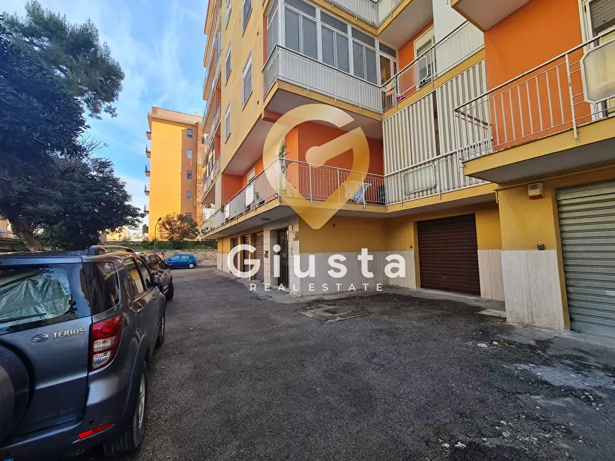 Immagine 11 di Appartamento in vendita  in via san martino della battaglia a Brindisi