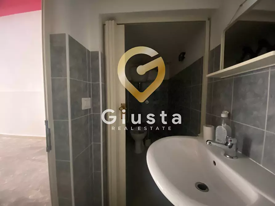 Immagine 7 di Locale commerciale in affitto  in Via mecenate a Brindisi