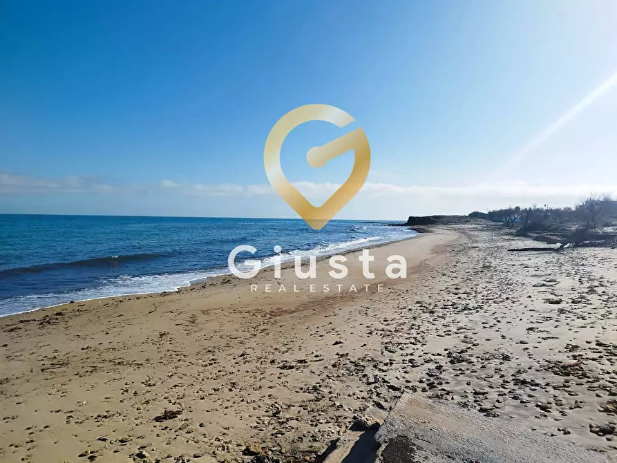 Immagine 26 di Casa vacanze in vendita  in Via Dell'Ostrica a Torchiarolo