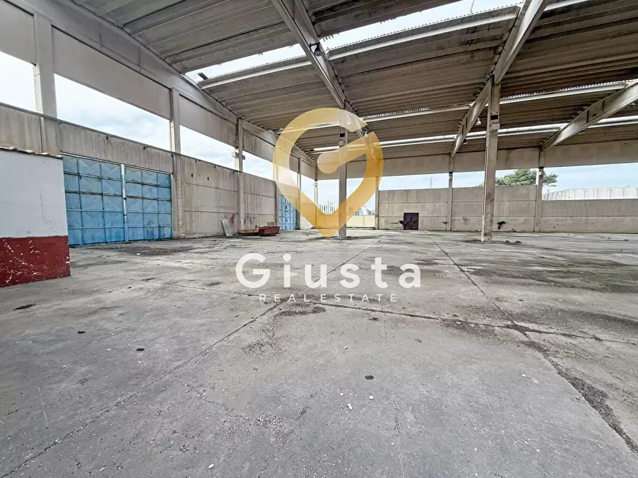 Immagine 3 di Capannone industriale in vendita  in Via  Giovanni Battista Amici a Brindisi