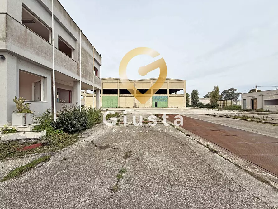 Immagine 12 di Capannone industriale in vendita  in Via  Giovanni Battista Amici a Brindisi