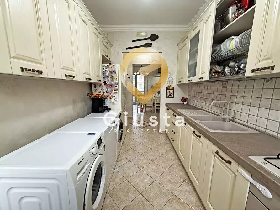 Immagine 8 di Appartamento in vendita  in Largo delle Murge a Brindisi