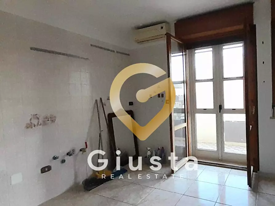 Immagine 4 di Appartamento in vendita  in via Nino Bixio a Mesagne