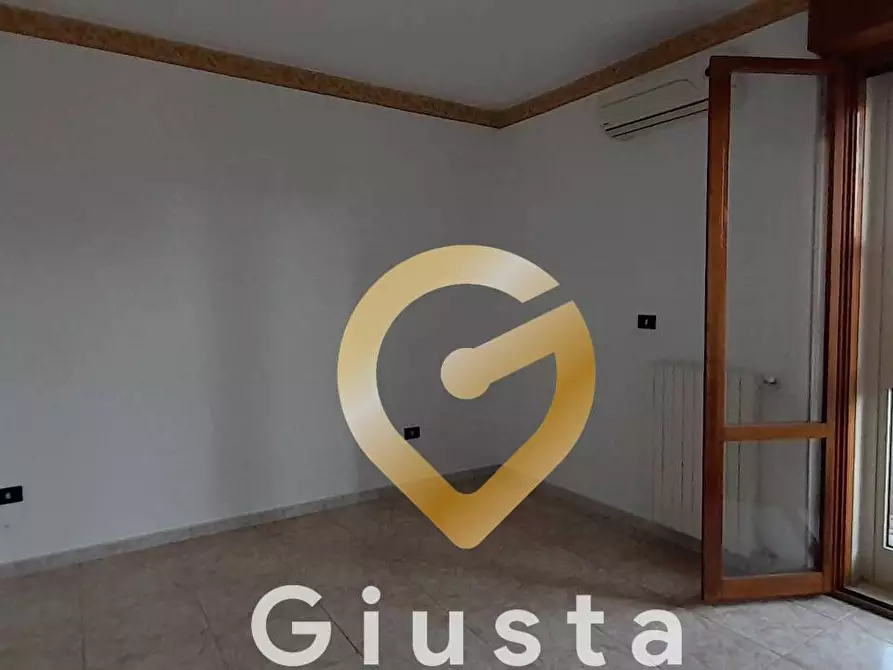 Immagine 9 di Appartamento in vendita  in via Nino Bixio a Mesagne