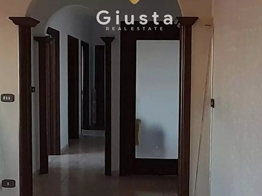 Immagine 3 di Appartamento in vendita  in via Nino Bixio a Mesagne