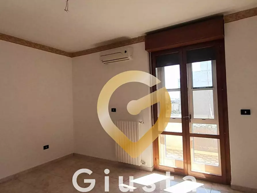 Immagine 10 di Appartamento in vendita  in via Nino Bixio a Mesagne