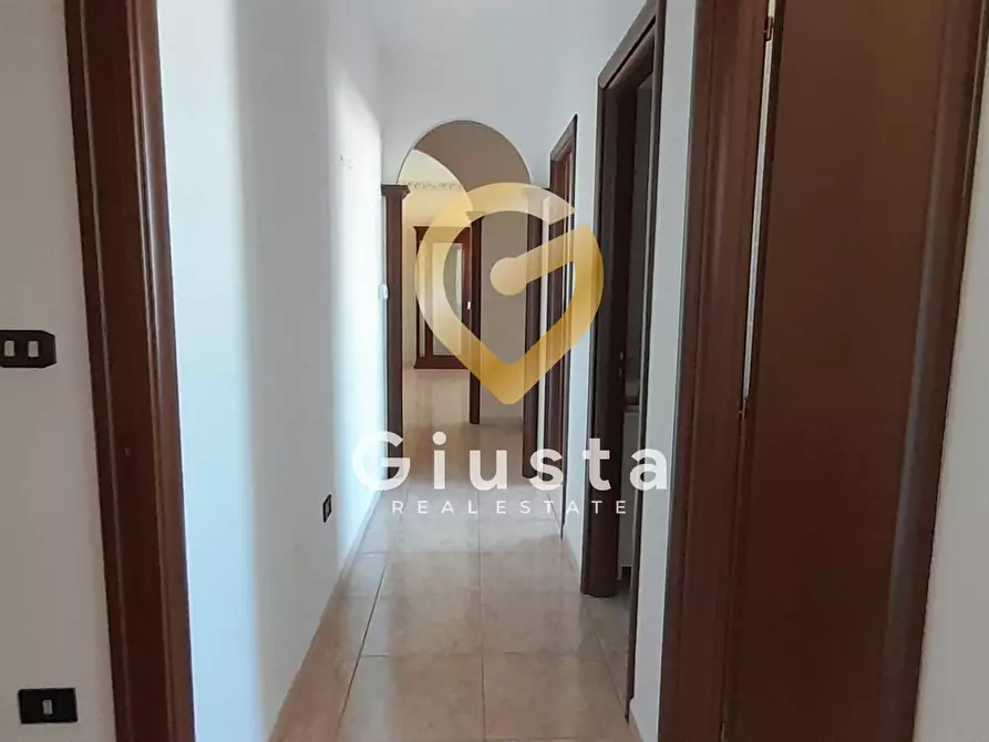 Immagine 12 di Appartamento in vendita  in via Nino Bixio a Mesagne