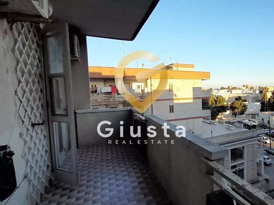 Immagine 17 di Appartamento in vendita  in via Nino Bixio a Mesagne