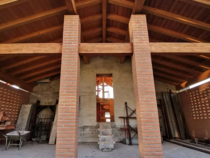 Immagine 23 di Villa in vendita  a Gavirate