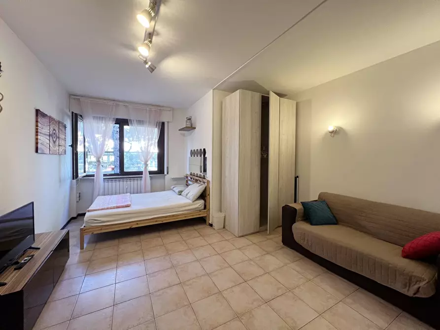 Immagine 1 di Appartamento in vendita  in Viale Aguggiari a Varese