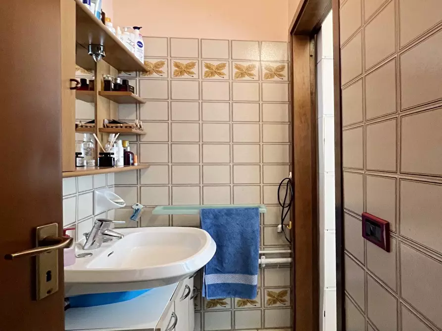 Immagine 7 di Appartamento in vendita  in via manin a Varese