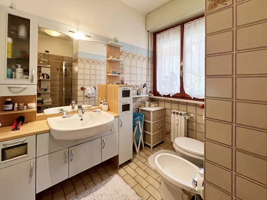 Immagine 16 di Appartamento in vendita  in via manin a Varese