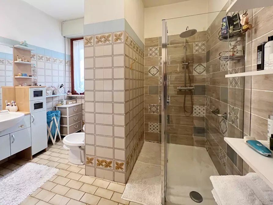 Immagine 17 di Appartamento in vendita  in via manin a Varese