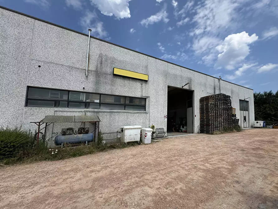 Immagine 1 di Capannone industriale in vendita  in Via Dobbiaco a Varese