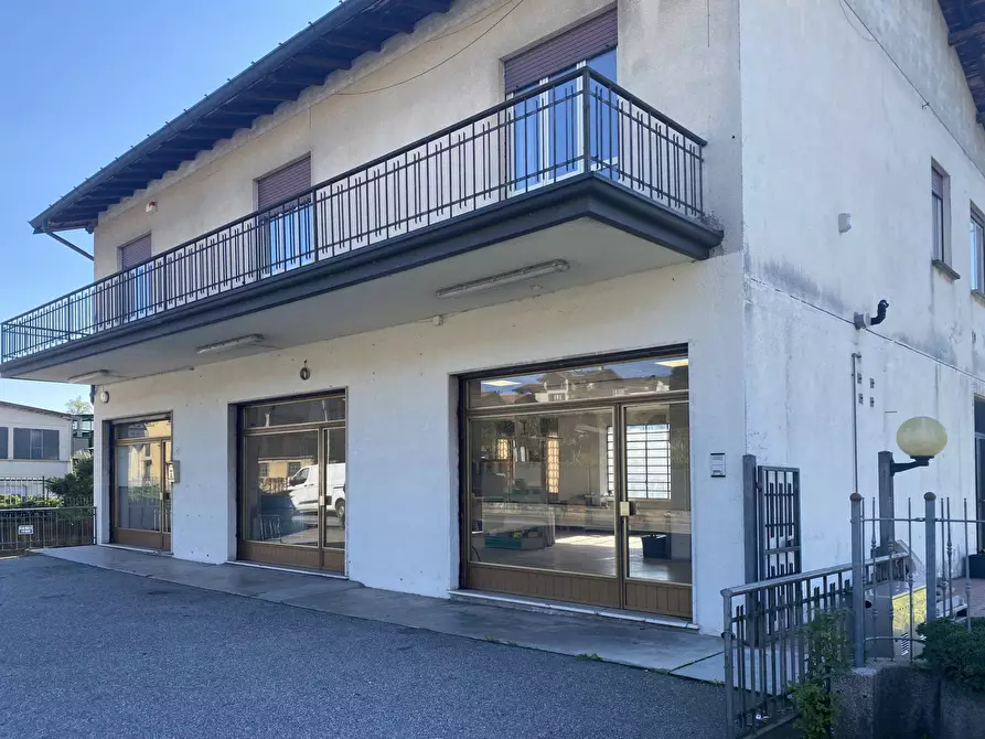 Immagine 4 di Appartamento in vendita  in Via Cornelio Rovera a Gavirate