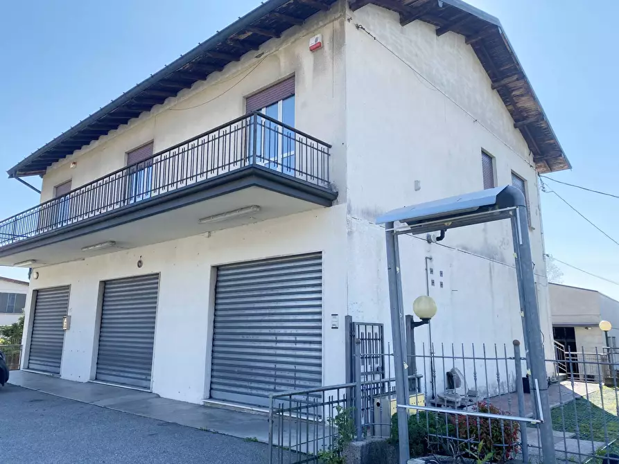 Immagine 8 di Appartamento in vendita  in Via Cornelio Rovera a Gavirate