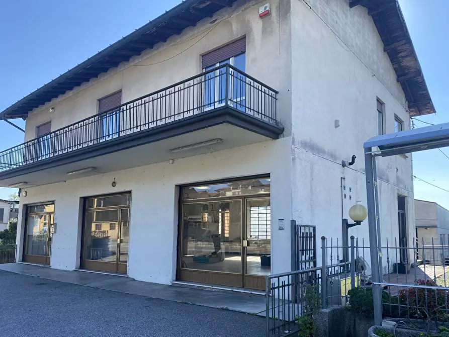 Immagine 9 di Appartamento in vendita  in Via Cornelio Rovera a Gavirate