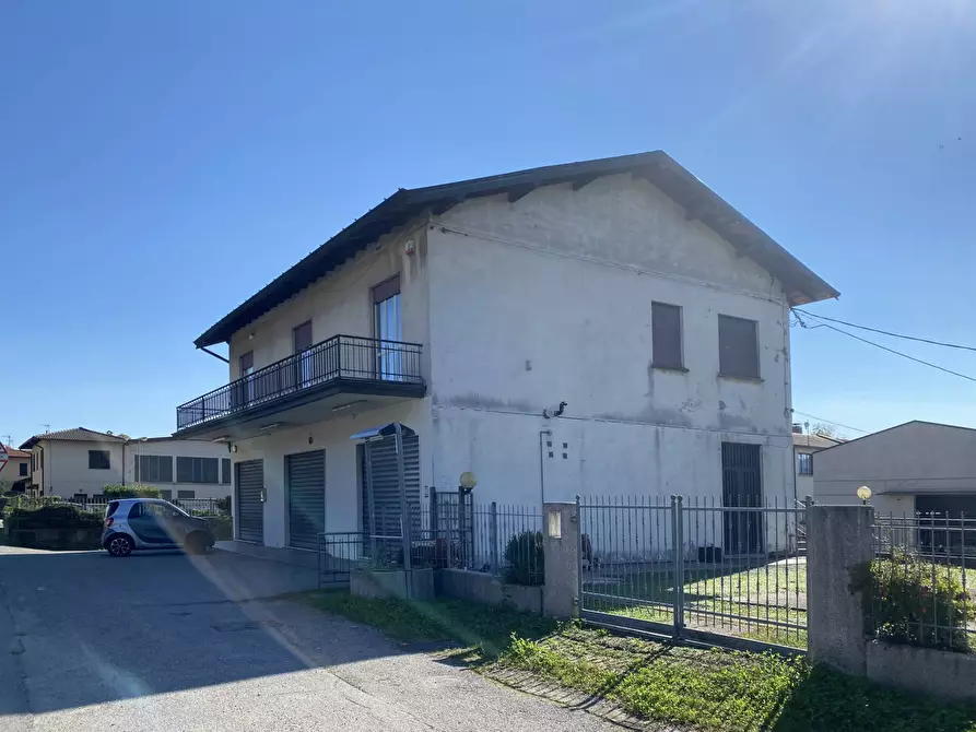 Immagine 10 di Appartamento in vendita  in Via Cornelio Rovera a Gavirate